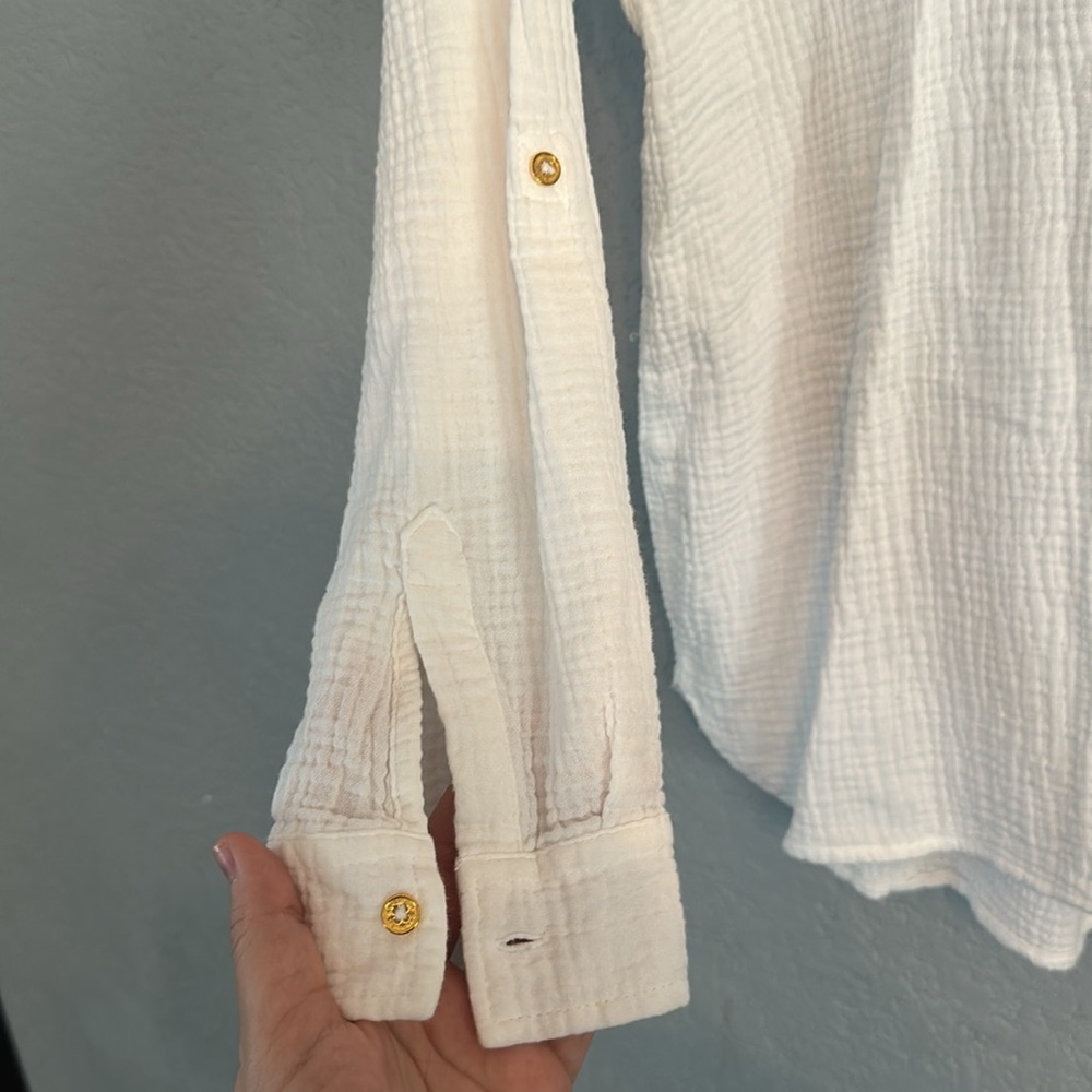 Ann Klein button down - Picture 3 of 4